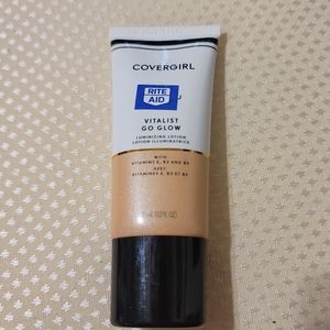 Cover girl vitalist go glo illuminator